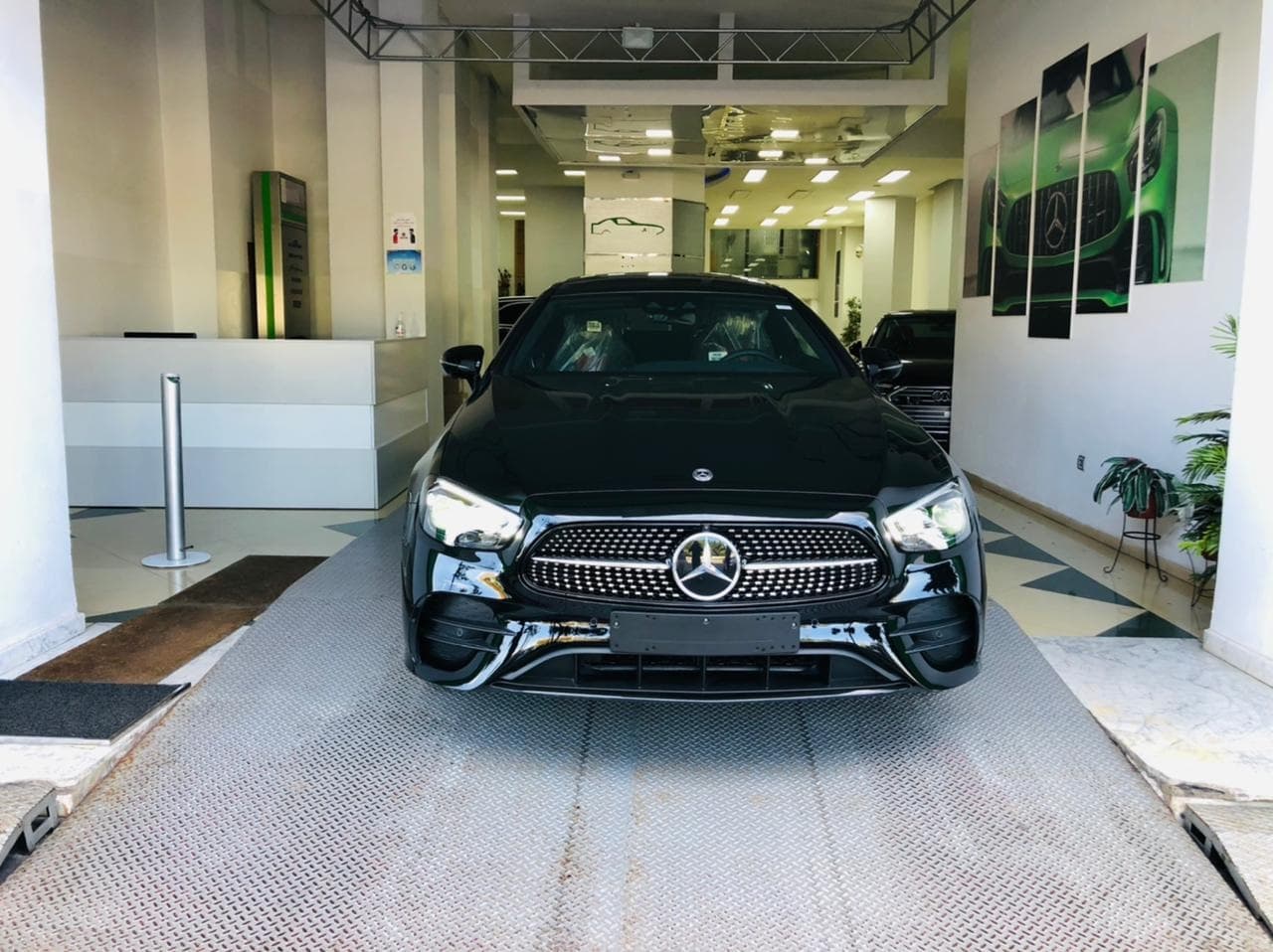 Mercedes-benz E220 coupe 2021