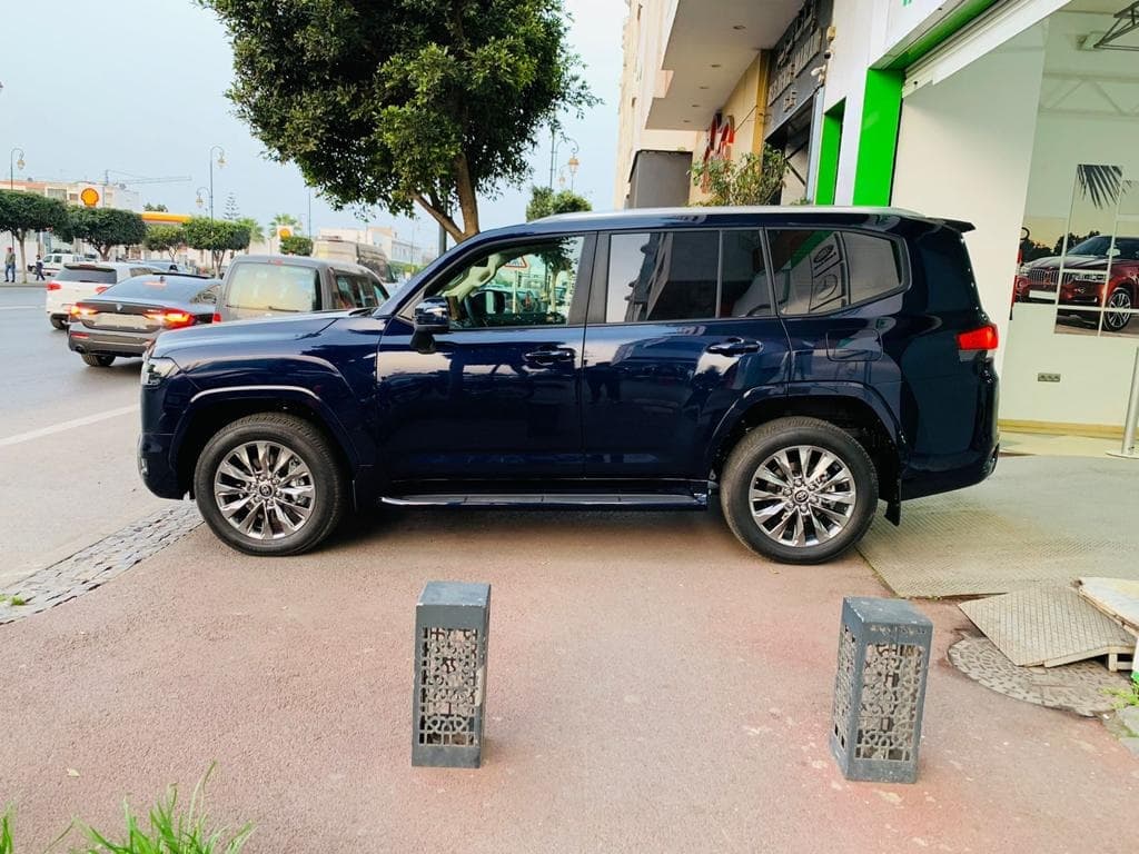 Toyota LAND CRUISER 2022