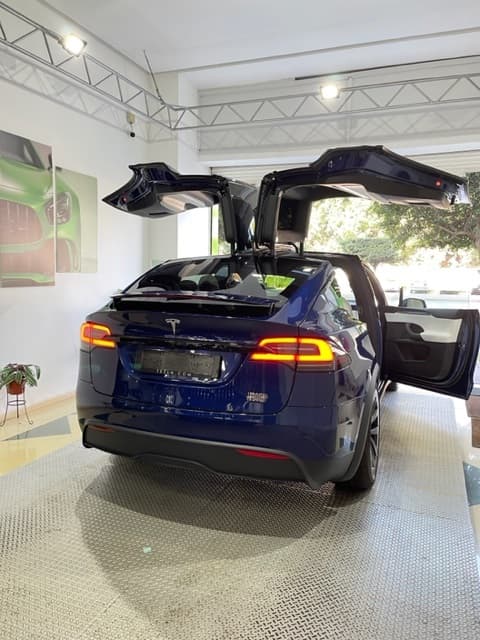TESLA X PLAID 2023