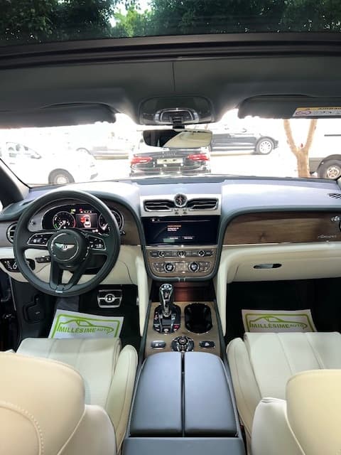 Bentley Bentayga 2024