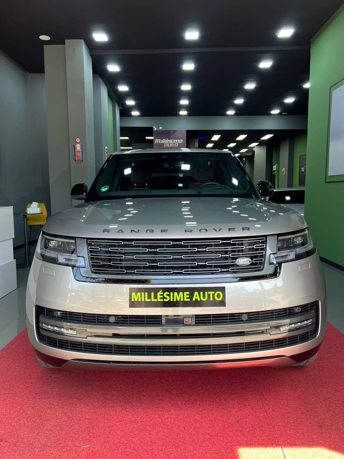 Land Rover vogue 2024