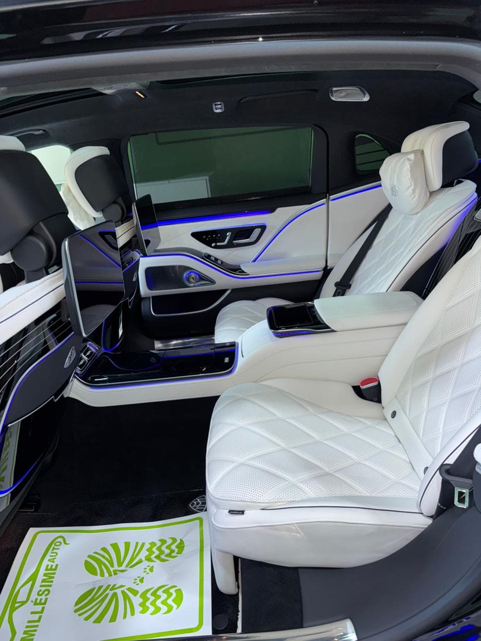 Mercedes-benz MAYBACH 2026